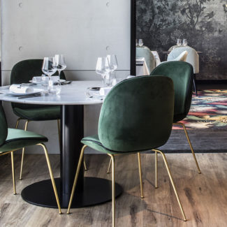 Claude Cartier décoration et architecte d'intérieur à Lyon. Chaise Beetle GUBI