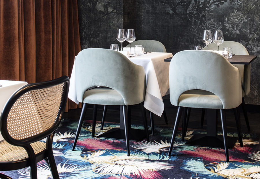 Claude Cartier décoration et architecte d'intérieur à Lyon. Chaise Luna PERROUIN