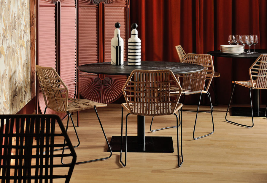 Claude Cartier décoration et architecte d'intérieur à Lyon. Chaise Tropicalia Moroso