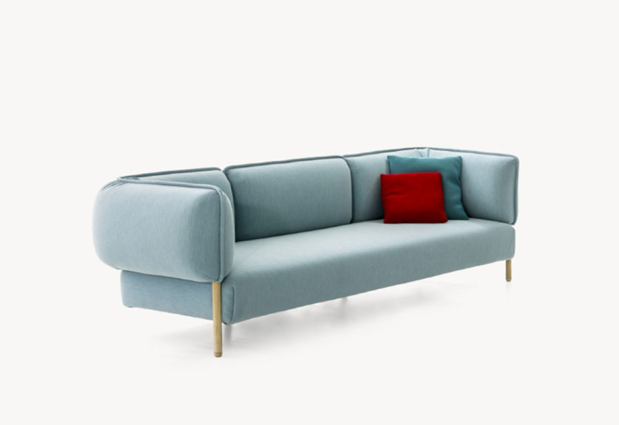 Collection canapés TENDER de la marque MOROSO à découvrir chez Claude Cartier Décoration Lyon