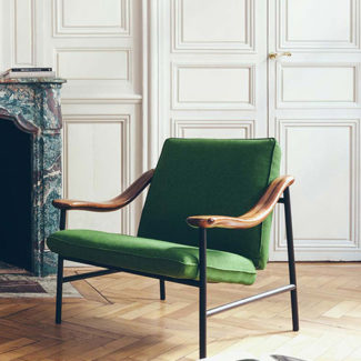Fauteuil Russel marque Versant éditions. Claude Cartier décoration architecte d'intérieur à Lyon.