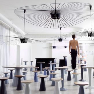 Suspension Vertigo by Constance Guisset. Actualité Claude Cartier décoration architecte d'intérieur à Lyon.