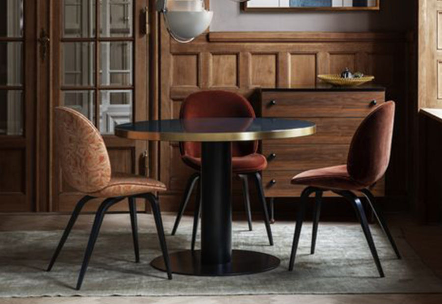 Claude Cartier Chaise Beetle Gubi - Décoration et architecte d'intérieur Lyon