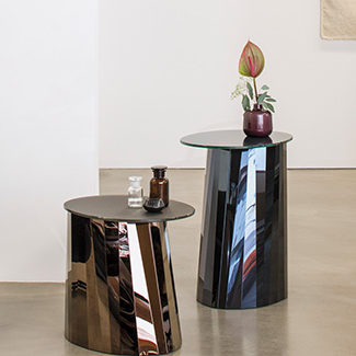 Claude Cartier décoration et architecte d'intérieur à Lyon. Complément PLI SIDE TABLE de la marque Classicon