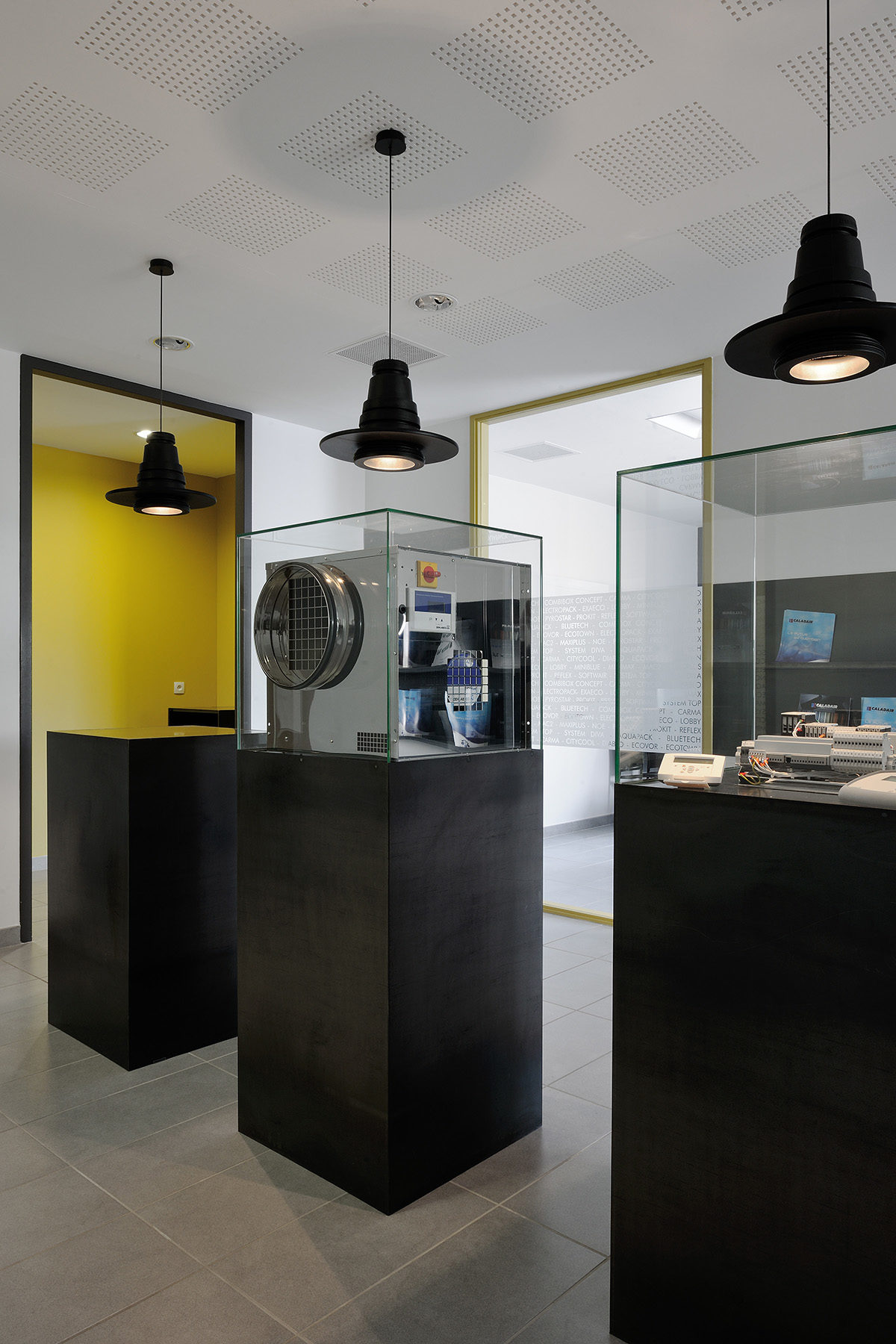 Réalisation commercial. Claude Cartier décoration architecte d'intérieur à Lyon.