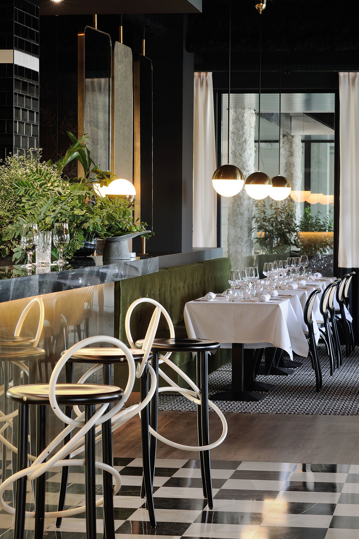 Réalisation commercial Claude Cartier décoration architecte d'intérieur à Lyon.