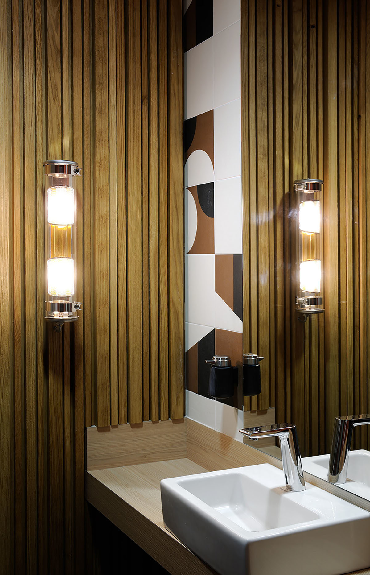 Réalisation commercial Claude Cartier décoration architecte d'intérieur à Lyon.