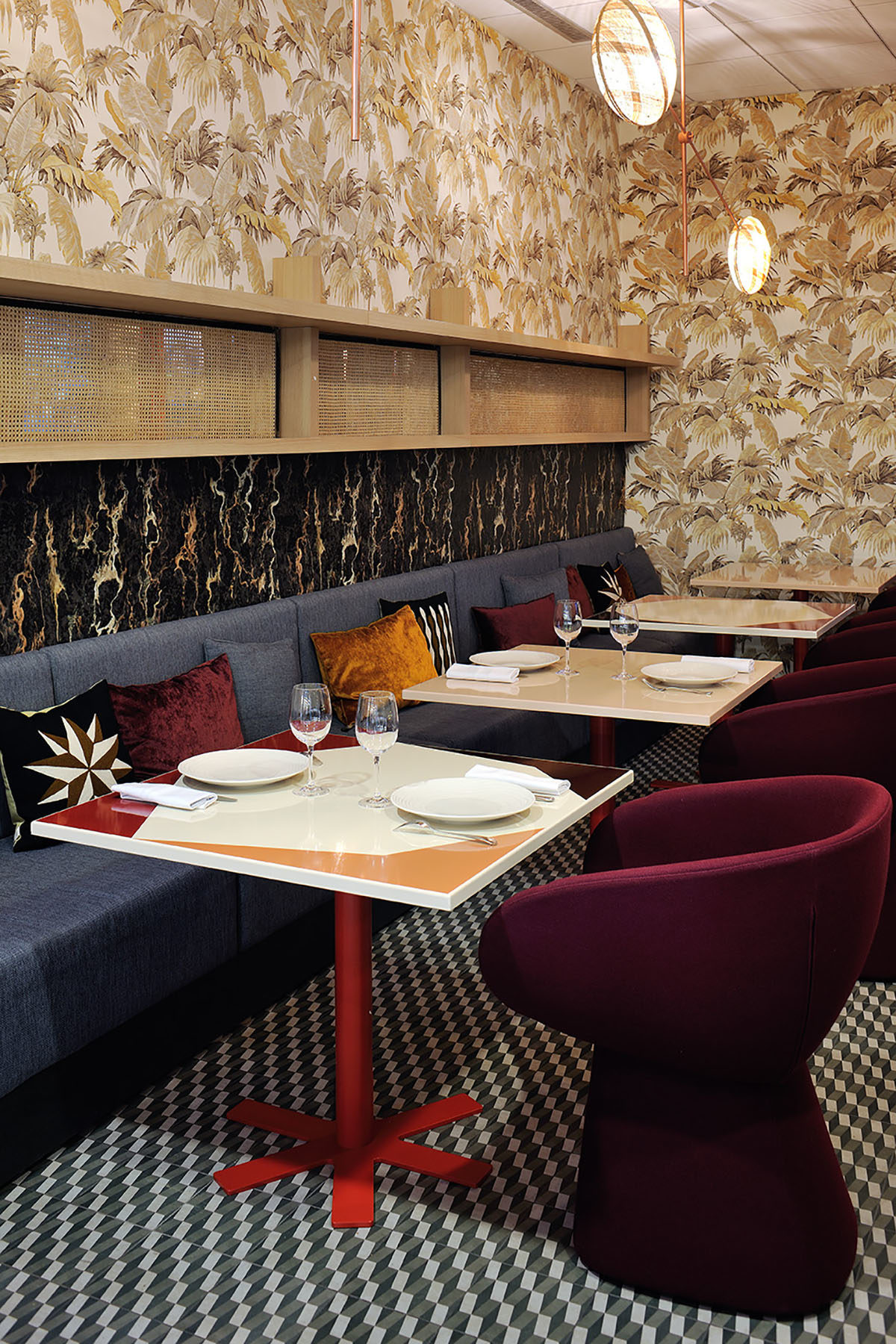 Réalisation commercial Claude Cartier décoration architecte d'intérieur à Lyon.